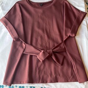 Express BRAND NEW women’s top Mauve color size Medium